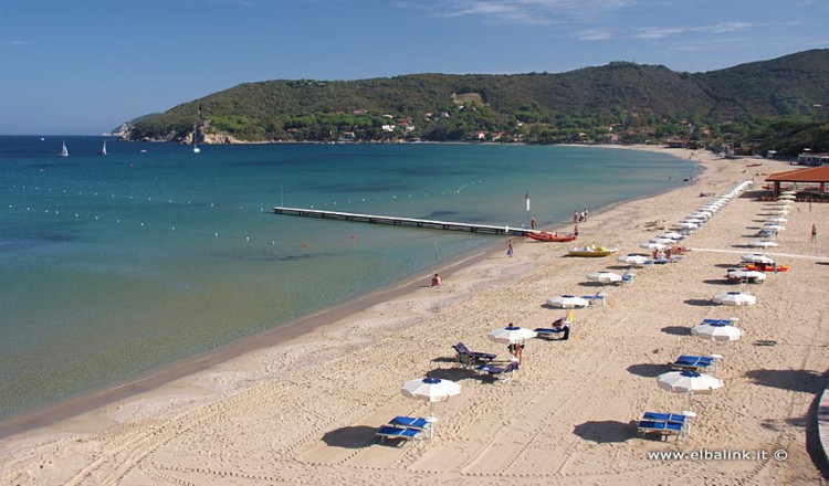 Spiaggia Di Procchio Lunga Distesa Di Sabbia Allisola Delba
